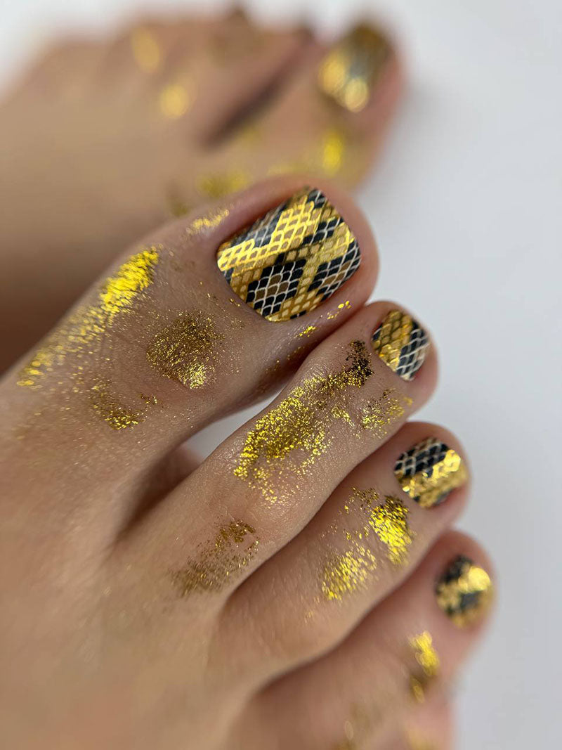 Pedicure Python. Brown. Foil gold. Nail wrap WR-603