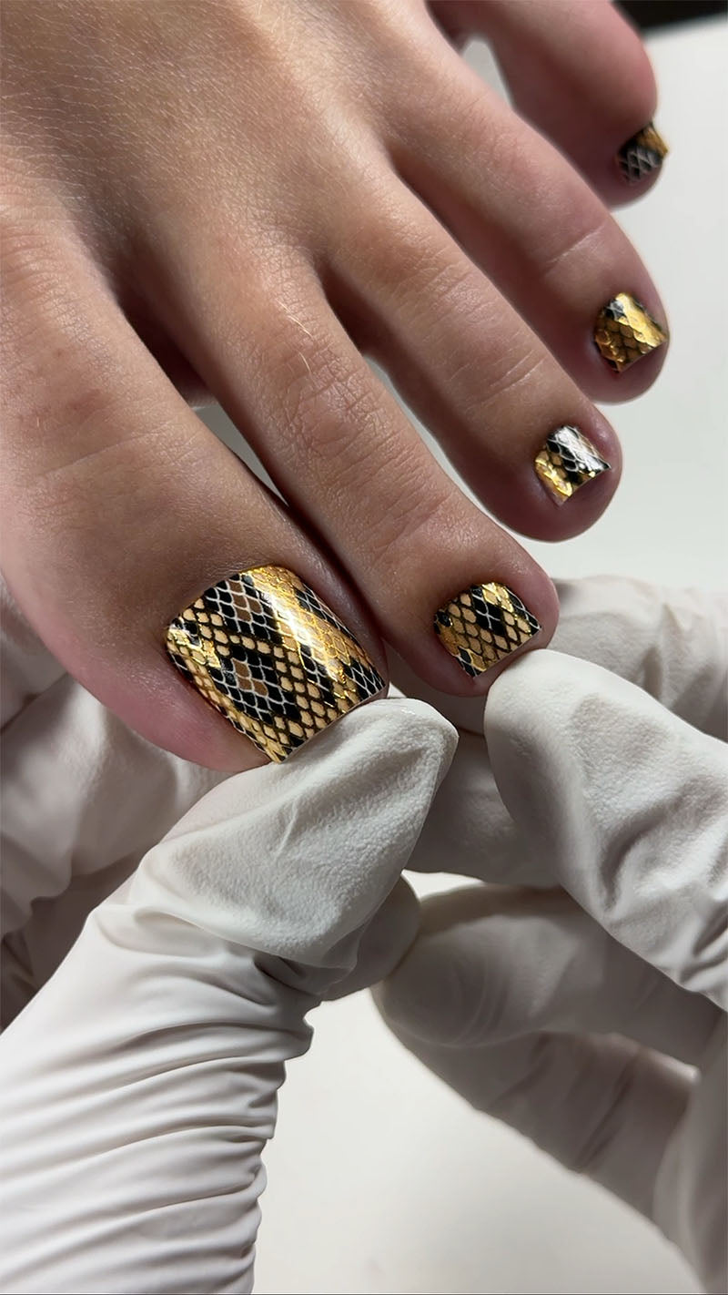 Pedicure Python. Brown. Foil gold. Nail wrap WR-603