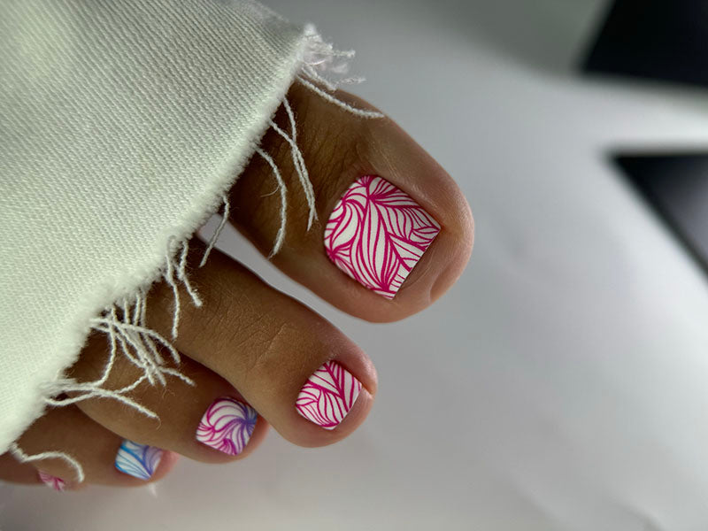 Pedicure Leaves. Gradient and Pink. Nail wrap WR-633