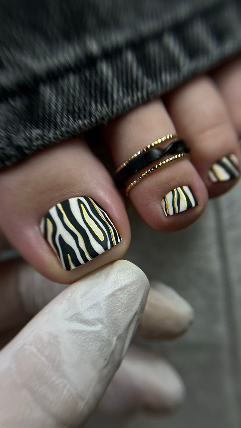 Pedicure Zebra. Foil gold. Nail wrap WR-639