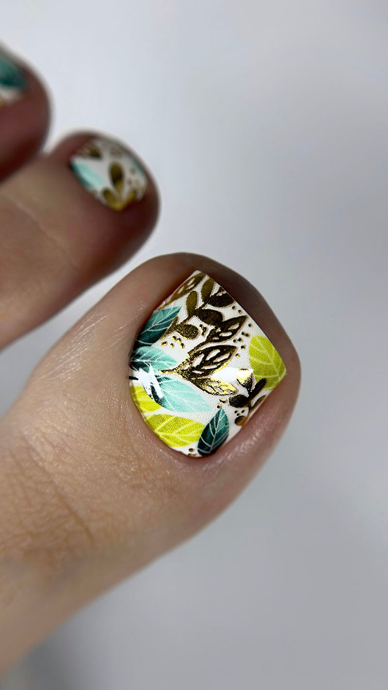 Pedicure Twigs and Leaves. Foil gold. Nail wrap WR-641