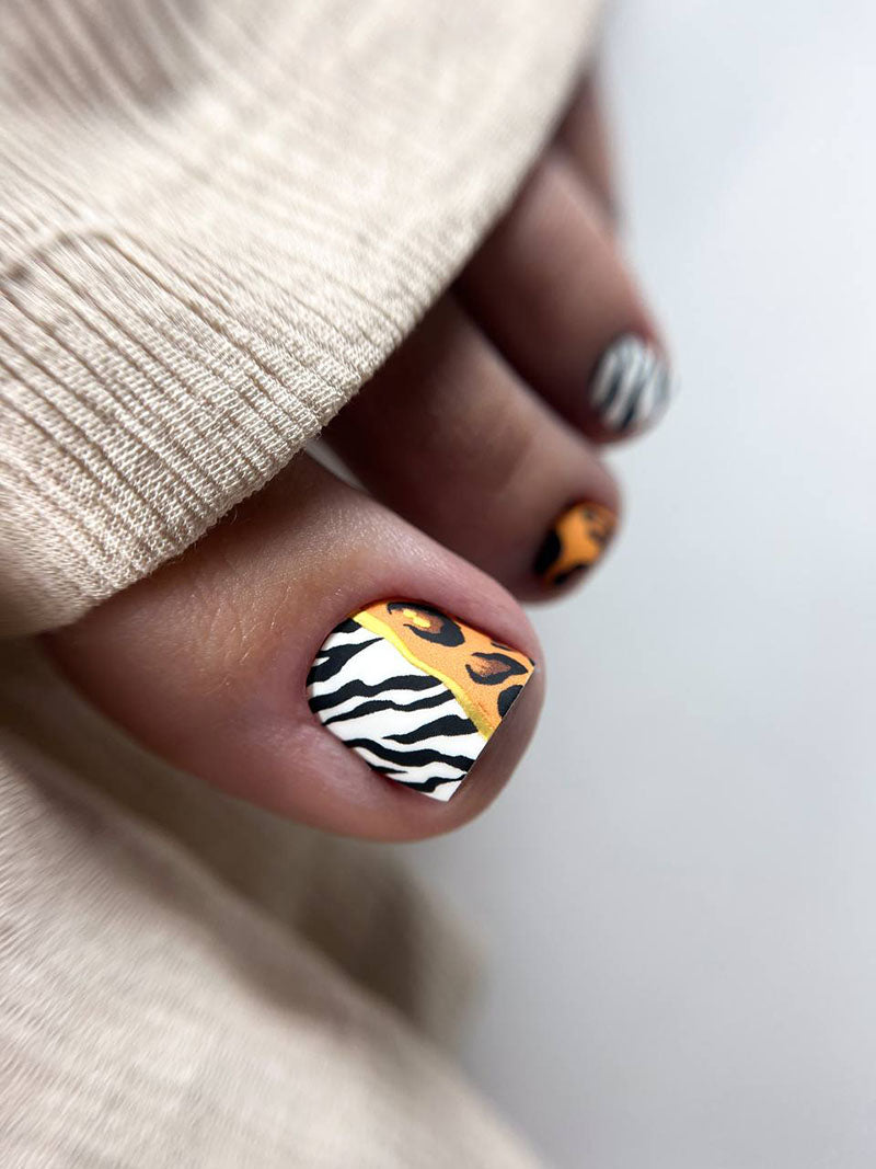 Pedicure Mix Zebra and Leo. Foil gold. Nail wrap WR-642