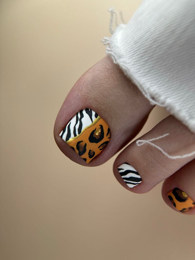 Pedicure Mix Zebra and Leo. Foil gold. Nail wrap WR-642