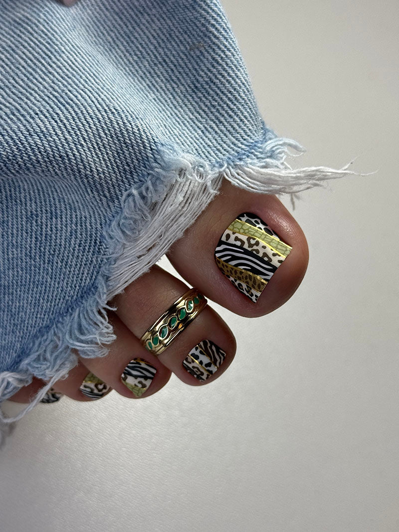 Pedicure Brown Animal Stripes. Foil gold. Large. Nail wrap WB-644