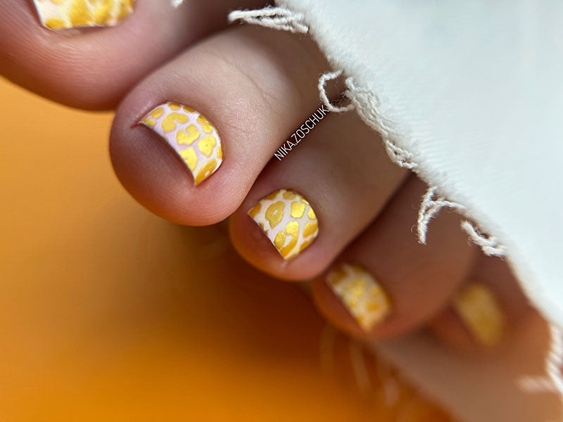 Pedicure Leo. Pink and Yellow. Gold Foil. Nail wraps WR-659