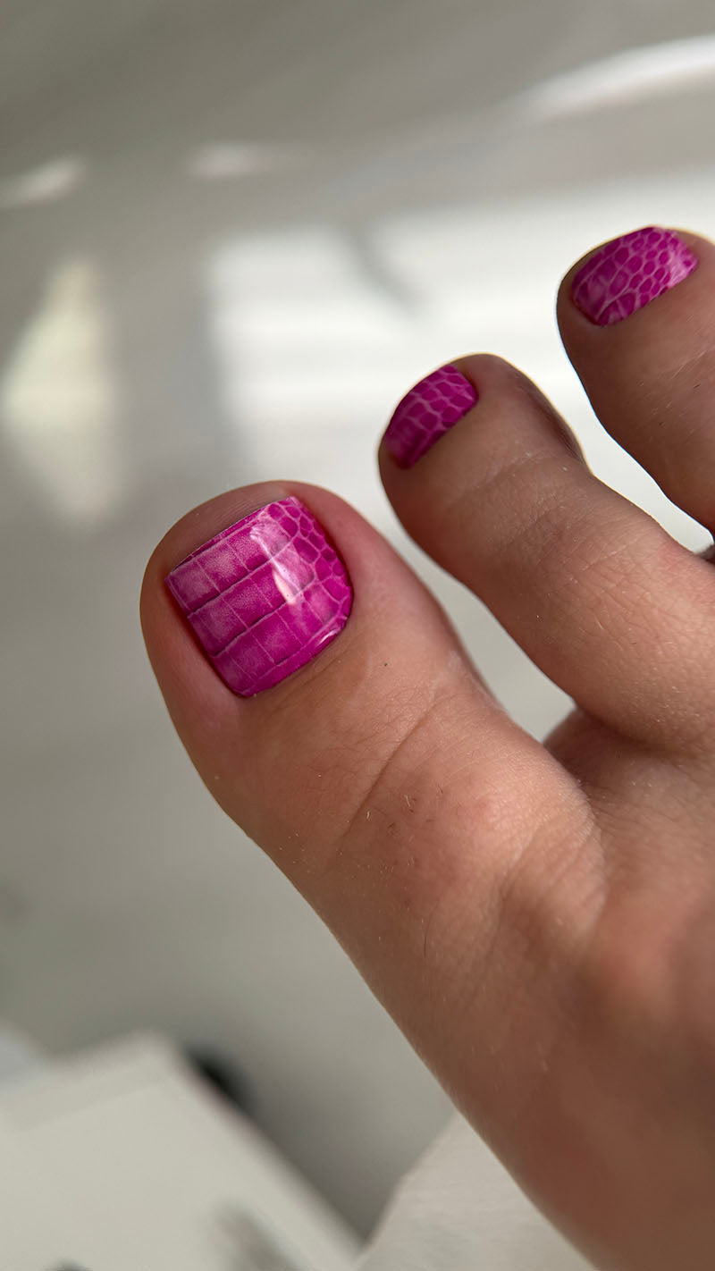 Pedicure Crocodile. Pink. Nail wrap WR-682