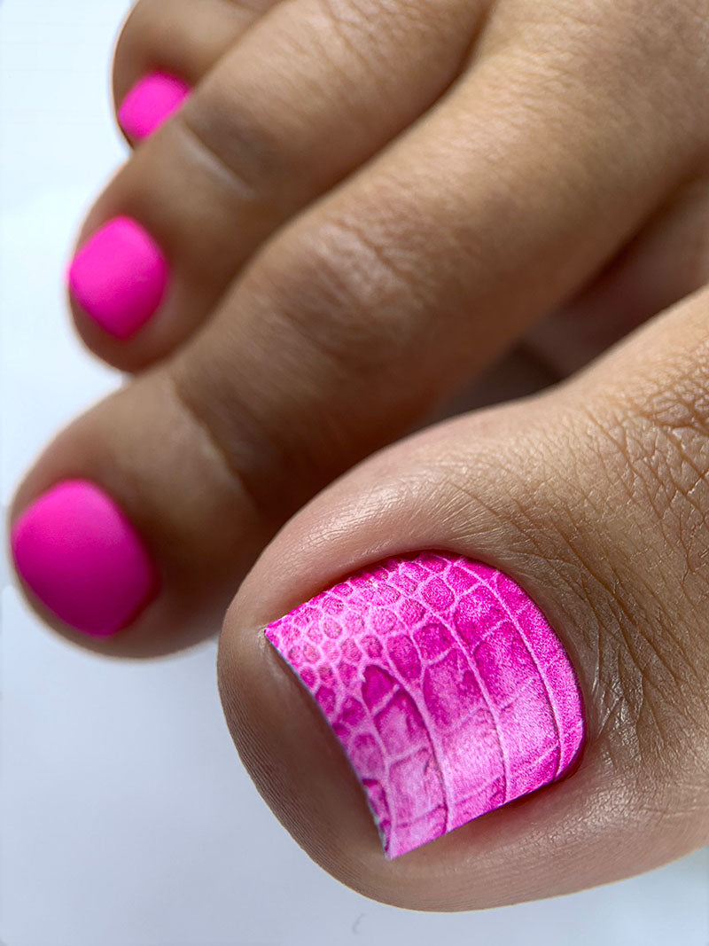 Pedicure Crocodile. Pink. Nail wrap WR-682