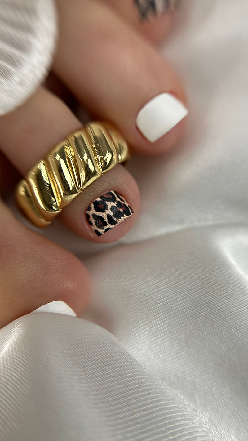 Pedicure Leopard. White Background. Nail wrap WR-690