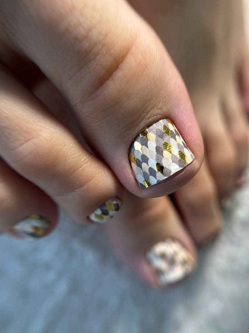 Pedicure Beige Python. Gold Foil. Nail wrap WR-699