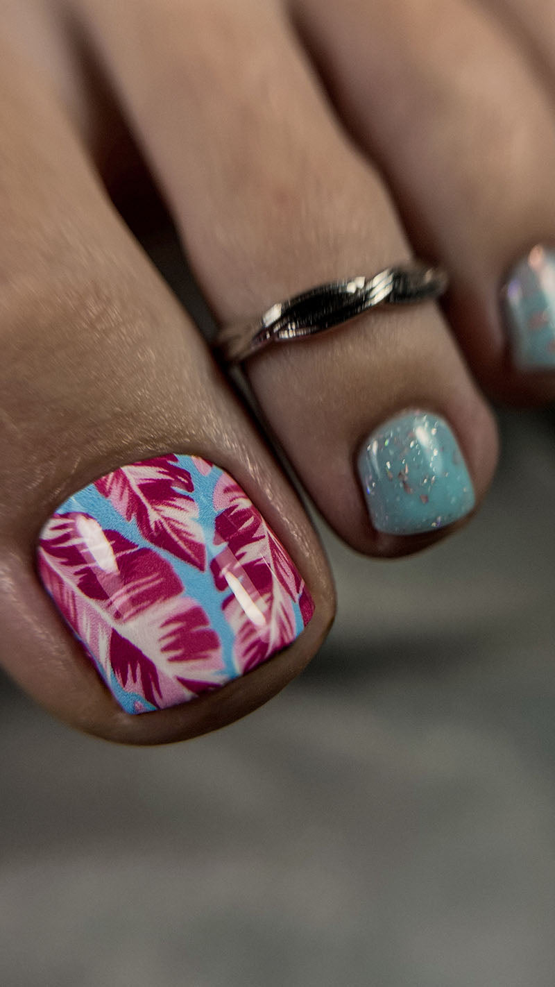 Pedicure Leaves pink background blue. Nail wrap WR-770