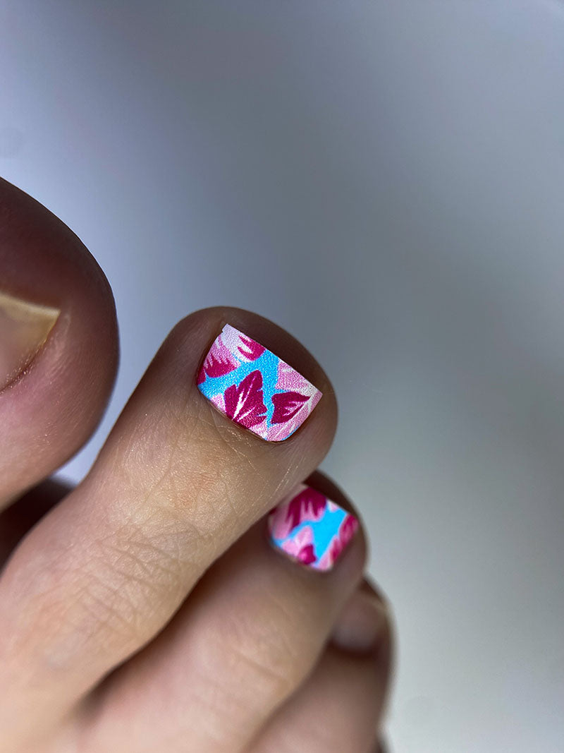 Pedicure Leaves pink background blue. Nail wrap WR-770