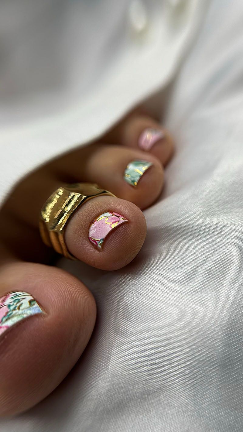 Pedicure Flowers. Watercolor. Foil gold. Nail wrap WR-850