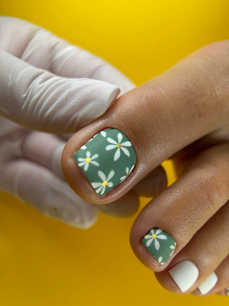 Pedicure Chamomile. Khaki. Foil gold. Nail wrap WR-875