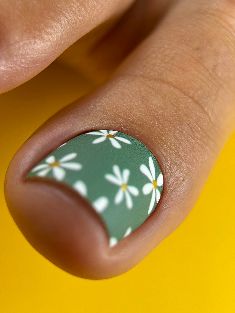 Pedicure Chamomile. Khaki. Foil gold. Nail wrap WR-875