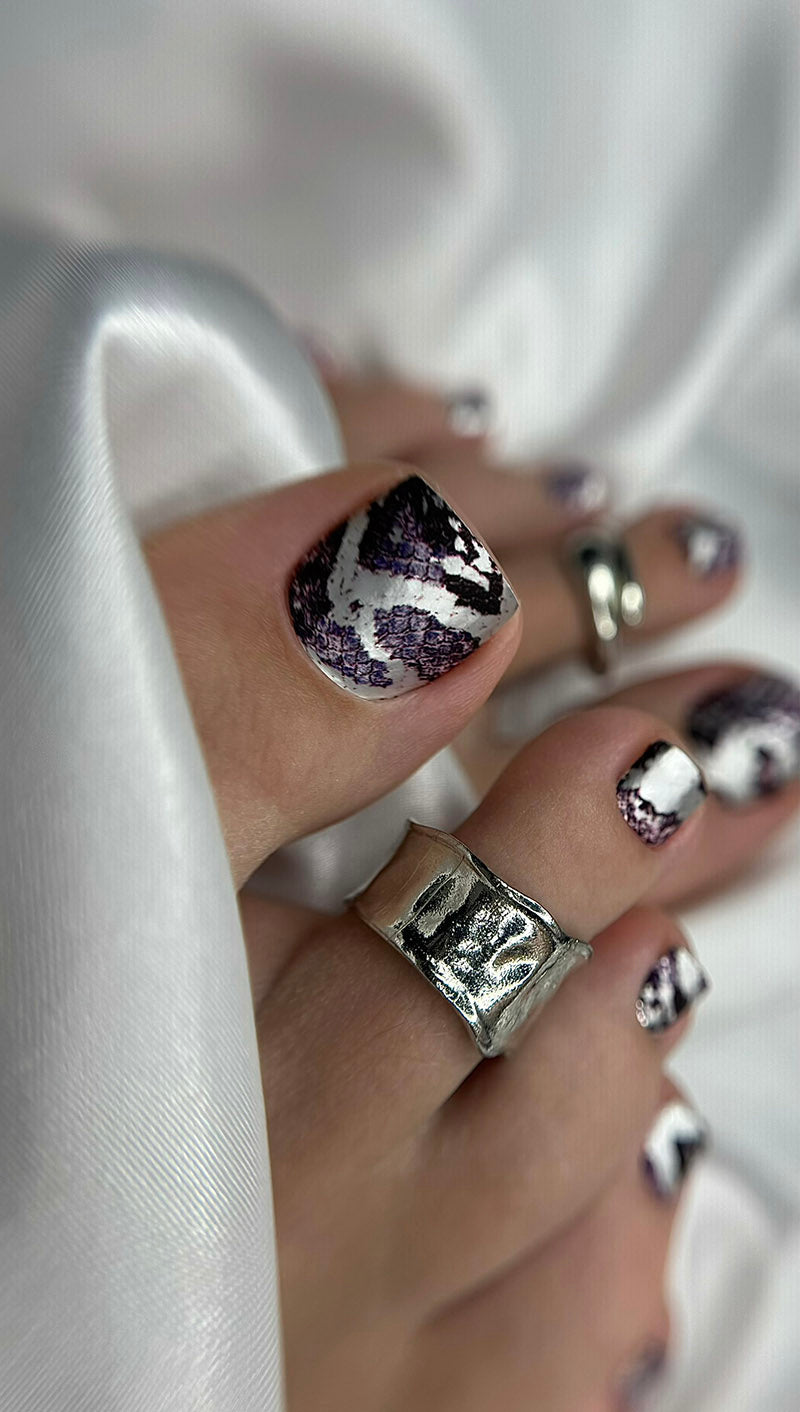 Pedicure Python. Lilac. Foil silver. Nail wrap WR-919