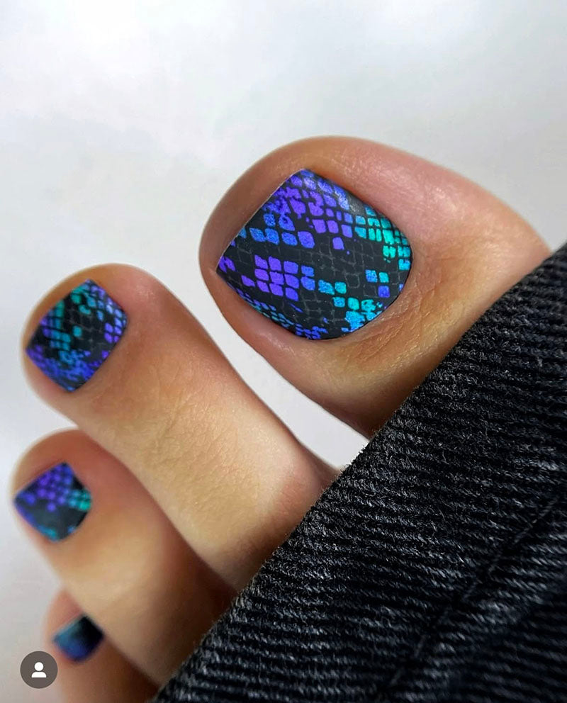 Pedicure Reptile. Green purple. Nail wrap WR-921