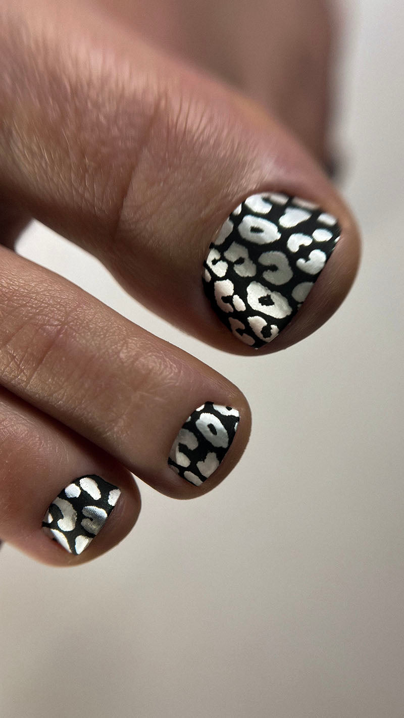 Pedicure Leo. Foil silver. Nail wrap WR-923