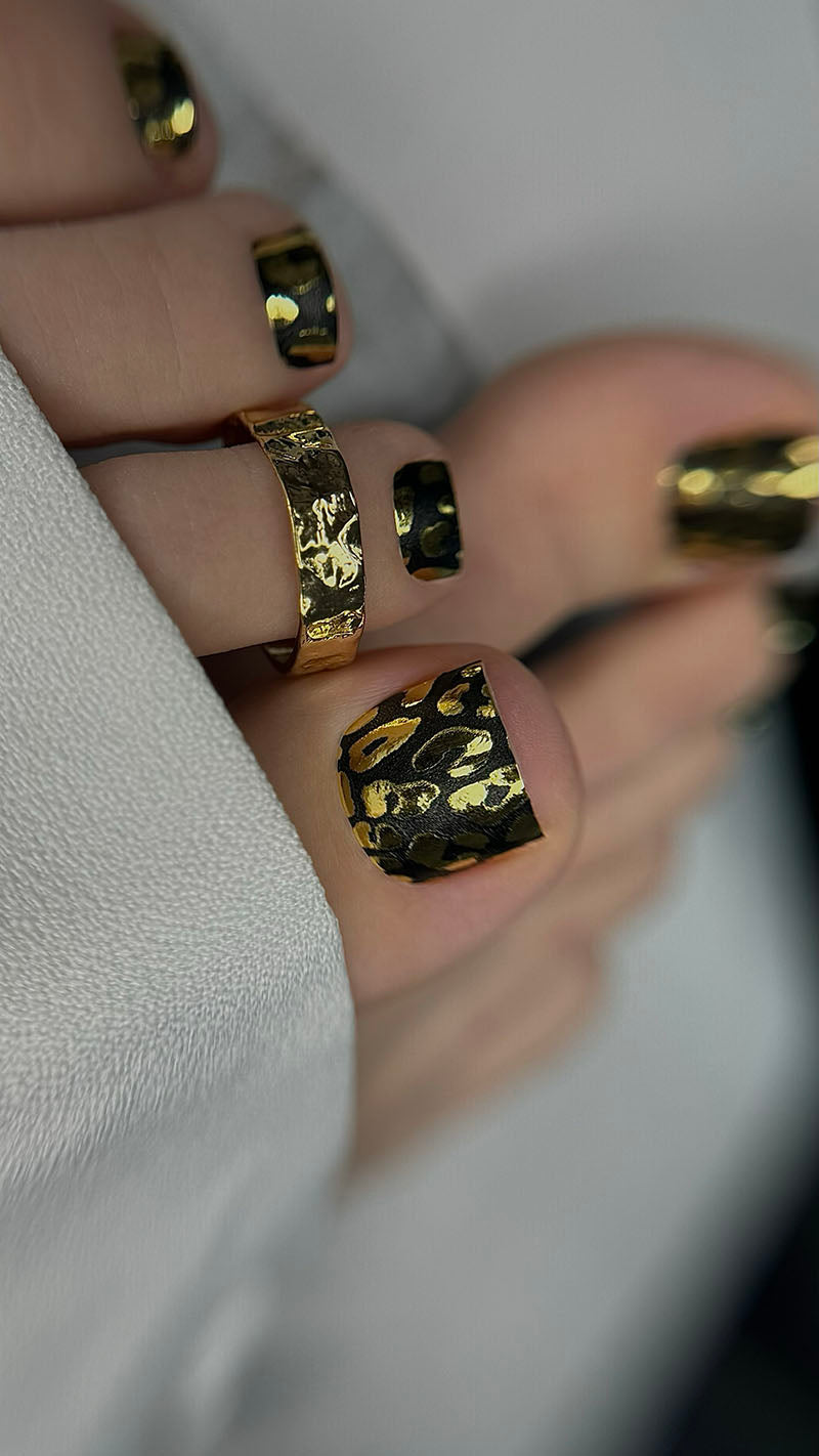 Pedicure Leo. Foil gold. Nail wrap WR-925