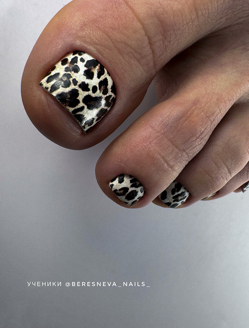 Pedicure Leo small. Brown. Nail wrap WR-972