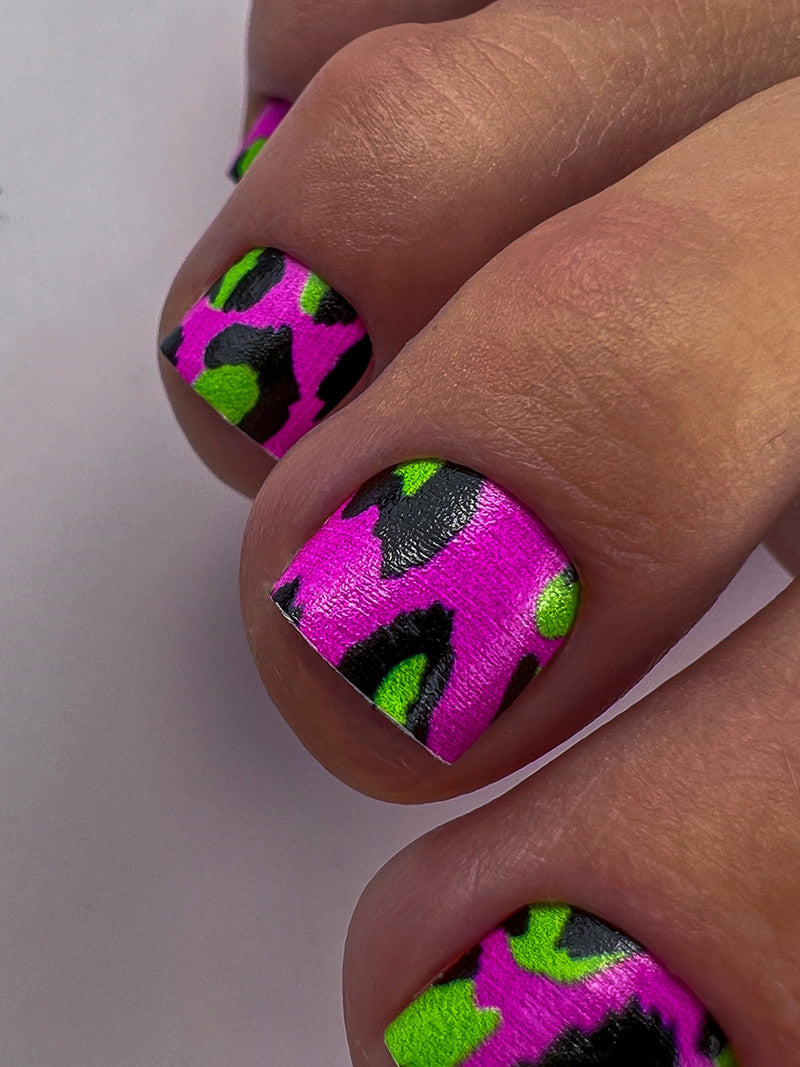 Pedicure Leo large. Pink green. Nail wrap WR-996