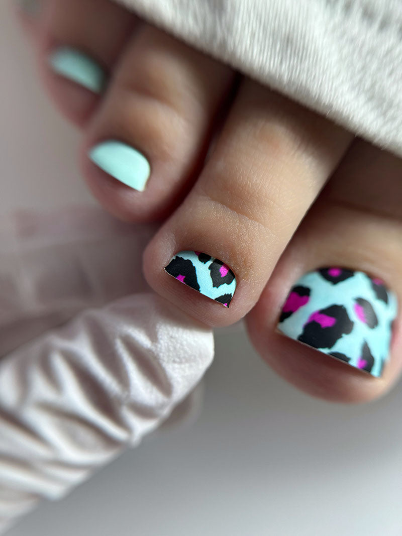 Pedicure Leo large. Blue pink. Nail wrap WR-998