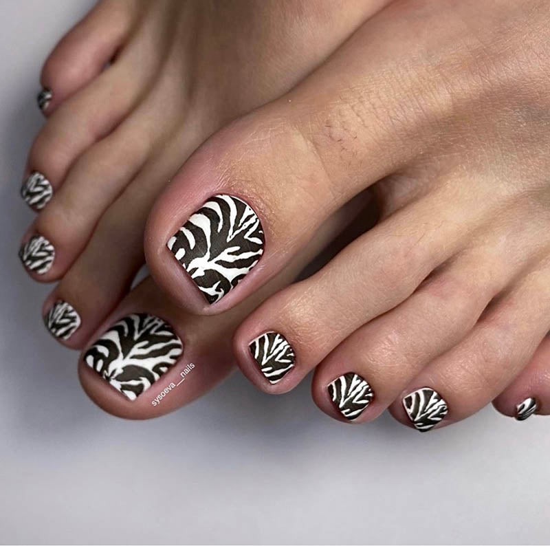 Pedicure Zebra. 2 colors. Nail water decals SR-053