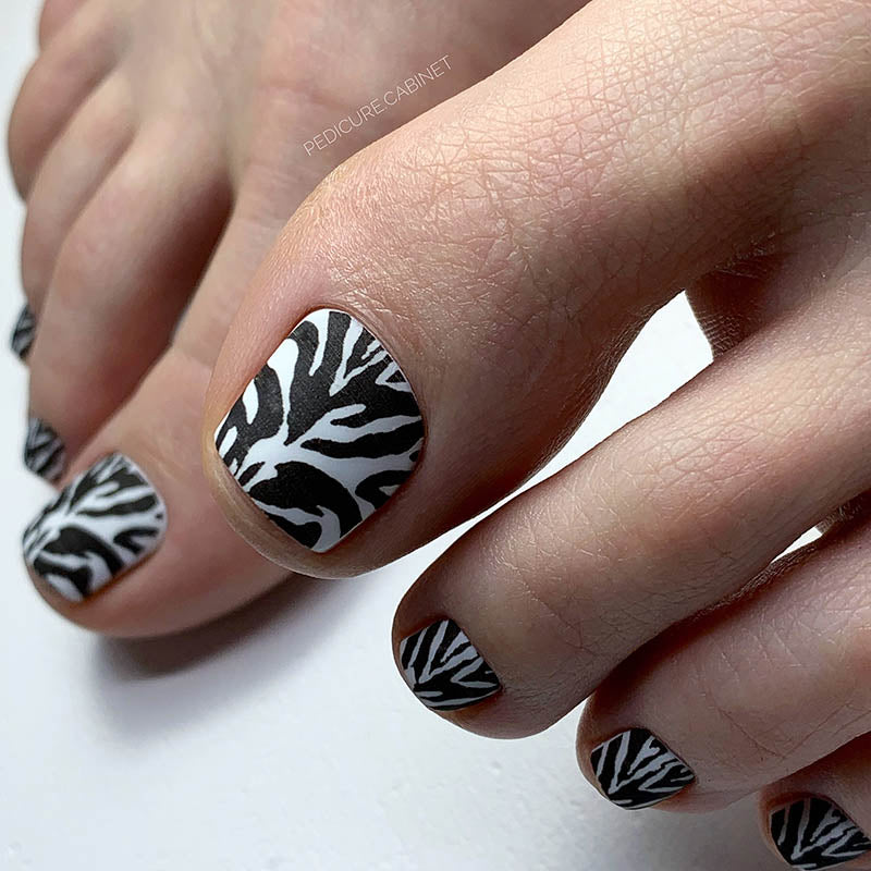 Pedicure Zebra. 2 colors. Nail water decals SR-053