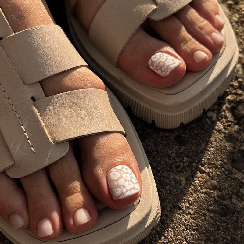 Pedicure Leo. Large. Black and white. Nail water decals SR-057