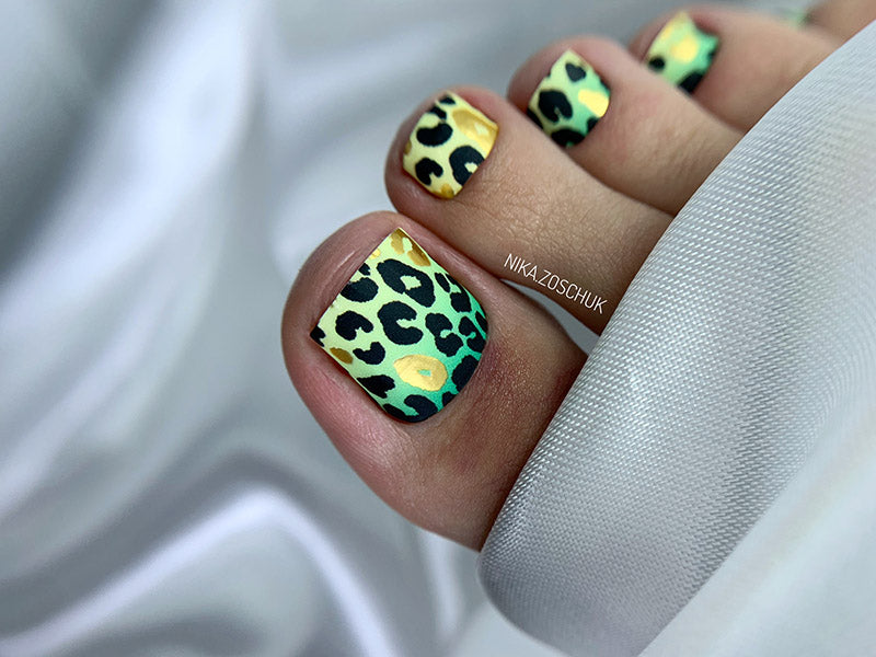 Pedicure Leo gradient. Green yellow. Foil gold. Nail wrap WR-975