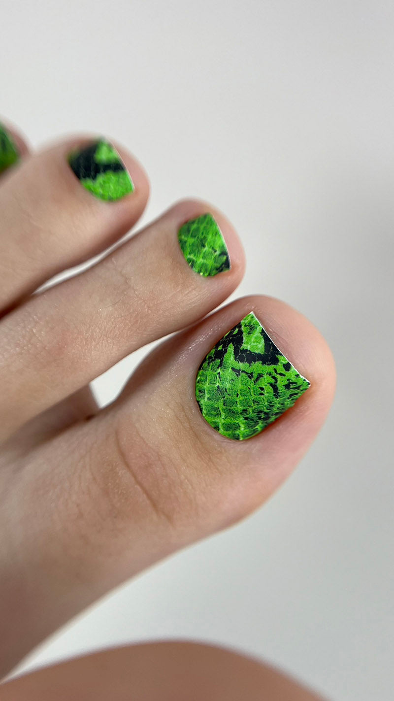 Pedicure Python. Green. Nail wrap WR-993