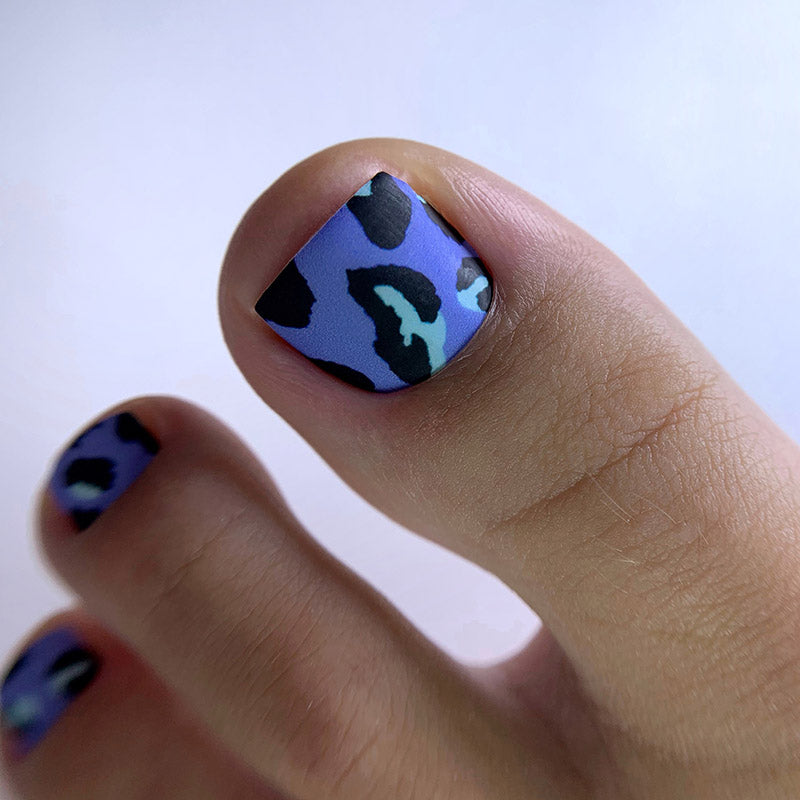 Pedicure Leo large. Lilac blue. Nail wrap WR-999